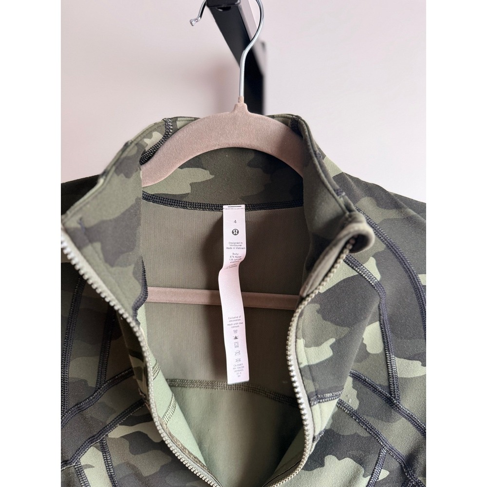 Lululemon Define Jacket *Luon – Size 4 – Heritage 365 Camo Medium Olive Multi - Picture 5 of 7